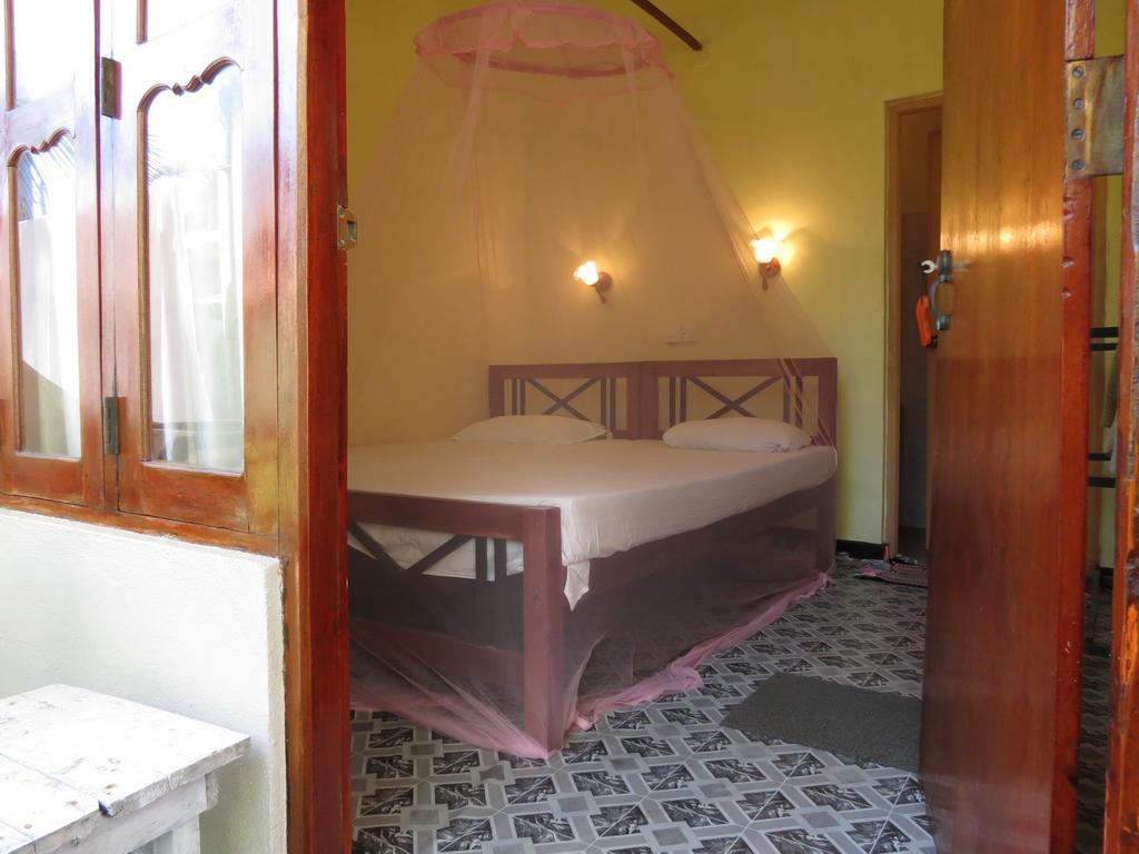 Why Not Guest House Hikkaduwa Room photo