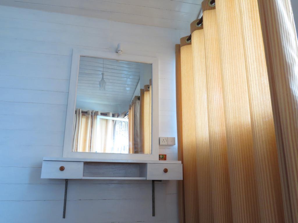 Why Not Guest House Hikkaduwa Exterior photo